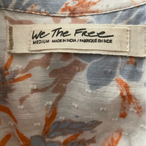 We the Free/Free People love letters button up top - Picture 4 of 5